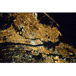 New-York-City-през-нощта-от-космоса