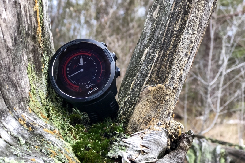 Новият-спортен-часовник-Suunto-9