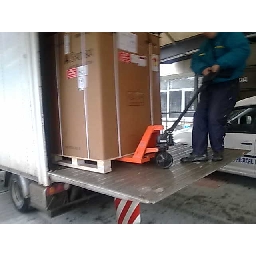 Сигурно-и-надеждно-складиране-на-вашите-мебели-багаж-и-стоки